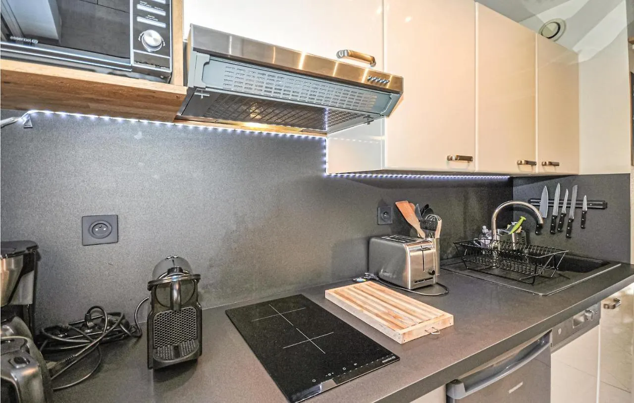 1 Bedroom Gorgeous Apartment In Saint-Raphael Boulouris-sur-Mer