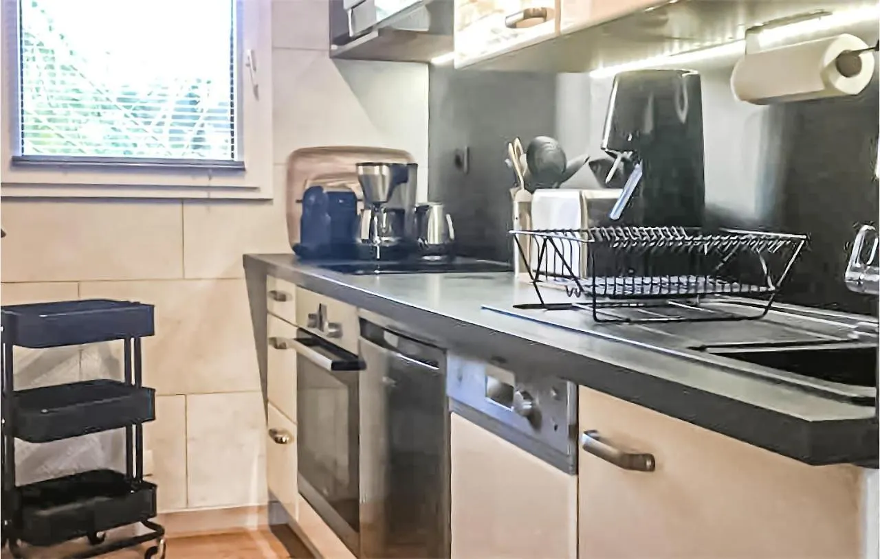 1 Bedroom Gorgeous Apartment In Saint-Raphael Boulouris-sur-Mer
